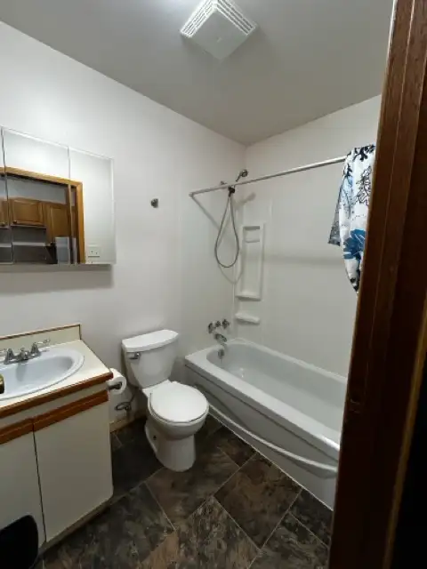 Fully Furnished 1-Bedroom Units - Photo 7