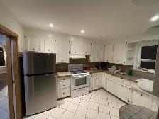 Private furnished room for rent in Oshawa - Photo 4