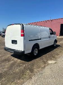 2014 Chevrolet Express Cargo Van - Photo 3