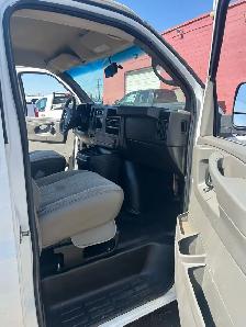 2014 Chevrolet Express Cargo Van - Photo 9