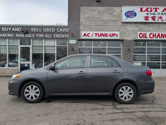 2013 Toyota Corolla Well Maintained - Photo 4