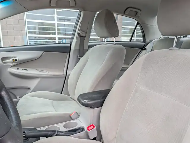 2013 Toyota Corolla Well Maintained - Photo 10