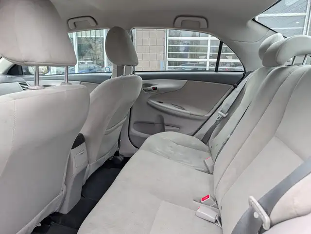 2013 Toyota Corolla Well Maintained - Photo 11