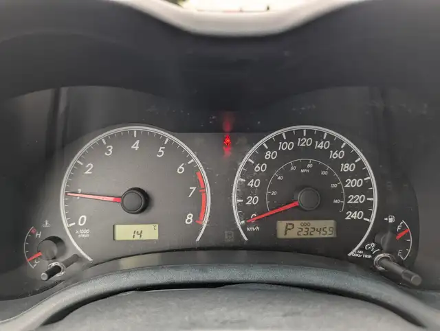 2013 Toyota Corolla Well Maintained - Photo 13