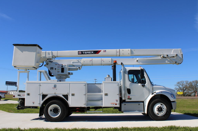 2024 Freightliner M2 Terex HR55 Bucket Truck - Photo 2