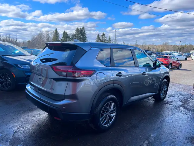 2025 Nissan Rogue AWD - Photo 4
