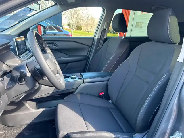 2025 Nissan Rogue AWD - Photo 8