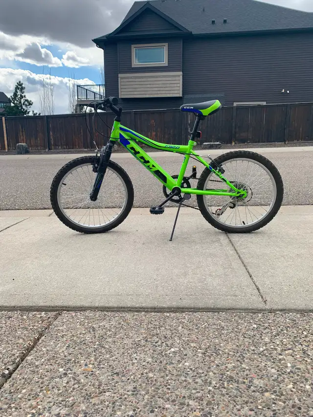 CCM boys bike in excellent condition