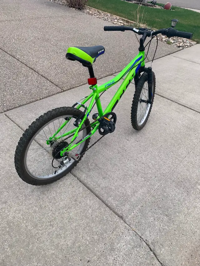 CCM boys bike in excellent condition - Photo 2