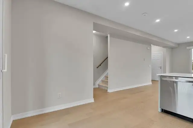 2 Beds 2.5 Baths Townhouse - Photo 6