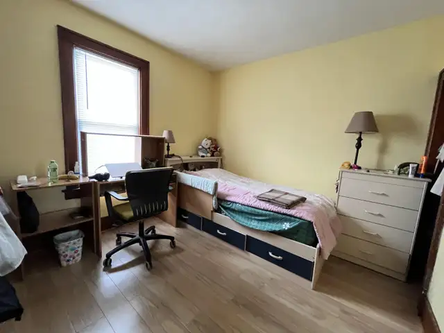 Whole House for Rent – 69 Shepherd St E, Windsor - Photo 9