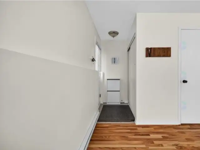 GROUND-LEVEL 2 Bedroom Condo unit for rent- 1092sqft - Photo 4