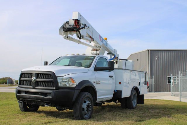 2017 Ram 5500 Terex LT40 Bucket Truck - Photo 2