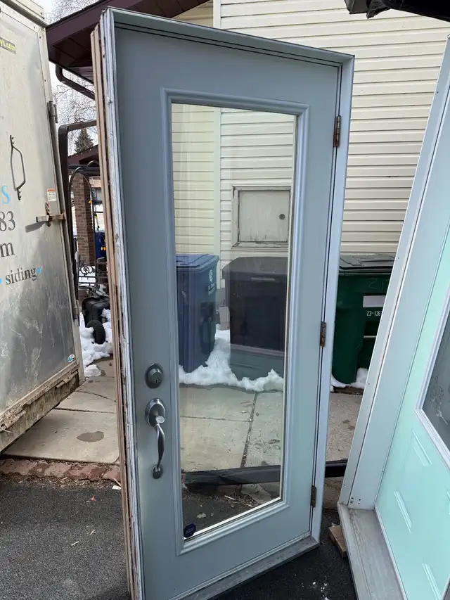 exterior door - Photo 3