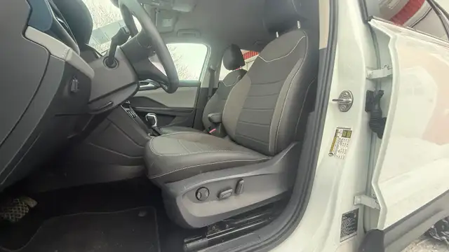 2024 Volkswagon Tiguan AWD - Photo 7