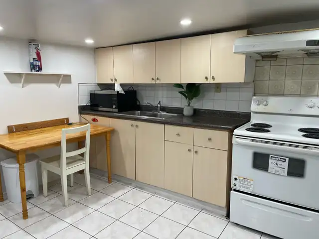 Basement unit for rent - Photo 5