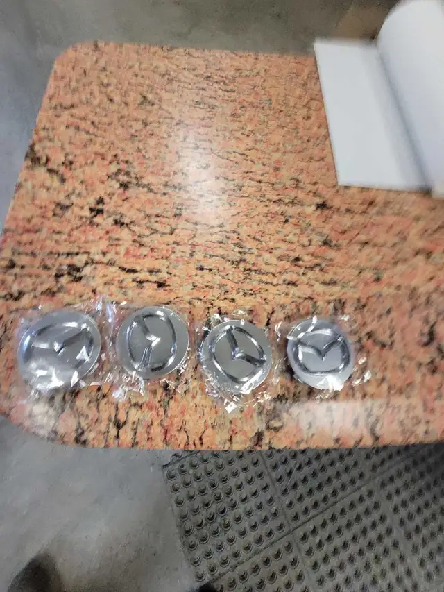 4 Center Cap Mazda 2'3/16 neufs - Photo 2