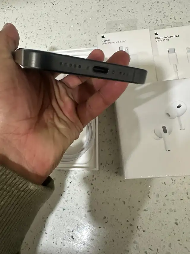 iPhone 15 Pro 128gb 80% batteryAirpods/Fast Charger/Delivery - Photo 5