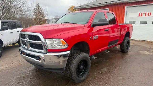2018 Dodge Ram 3500 Crew Cab 4x4 - Photo 3