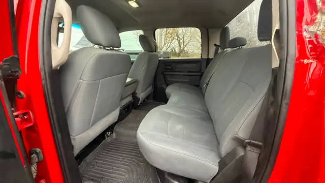 2018 Dodge Ram 3500 Crew Cab 4x4 - Photo 8