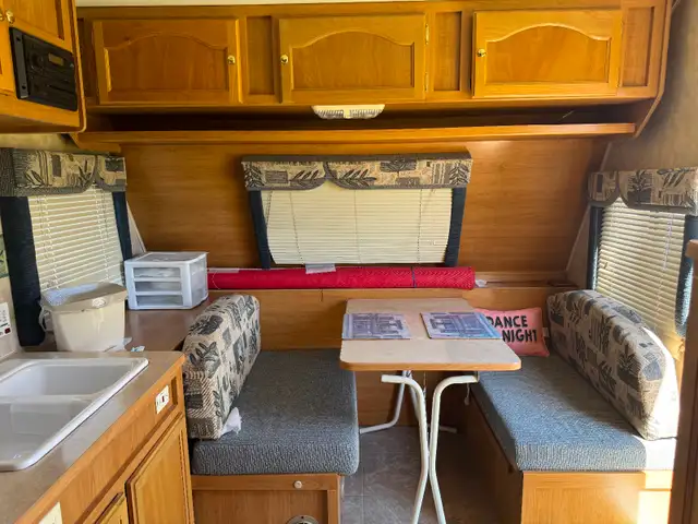 RV Camper Trailer - Photo 5