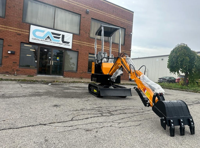 New CAEL Mini Excavators 1T/1.5T Gas with Briggs stratton  certi - Photo 5