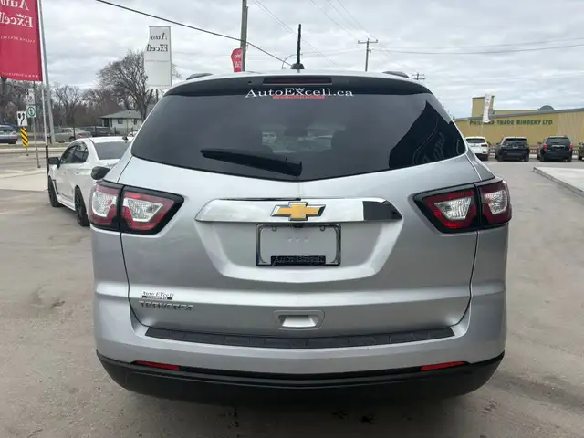 2017 CHEVROLET TRAVERSE LS - B/U CAM - ALLOYS - CRUISE CONTROL - Photo 4