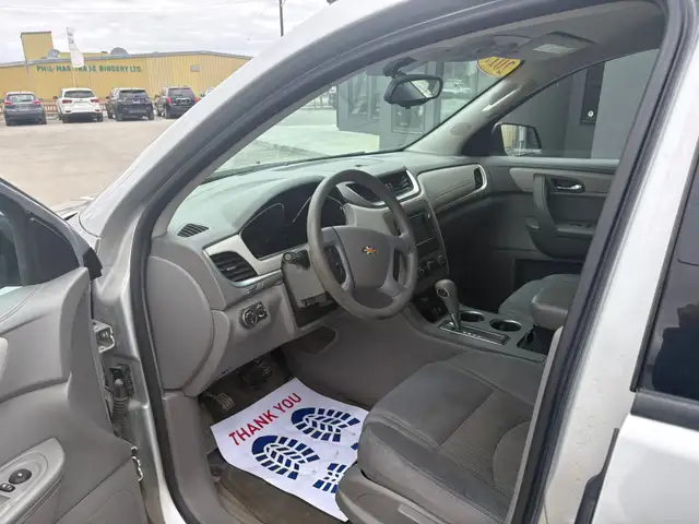 2017 CHEVROLET TRAVERSE LS - B/U CAM - ALLOYS - CRUISE CONTROL - Photo 9