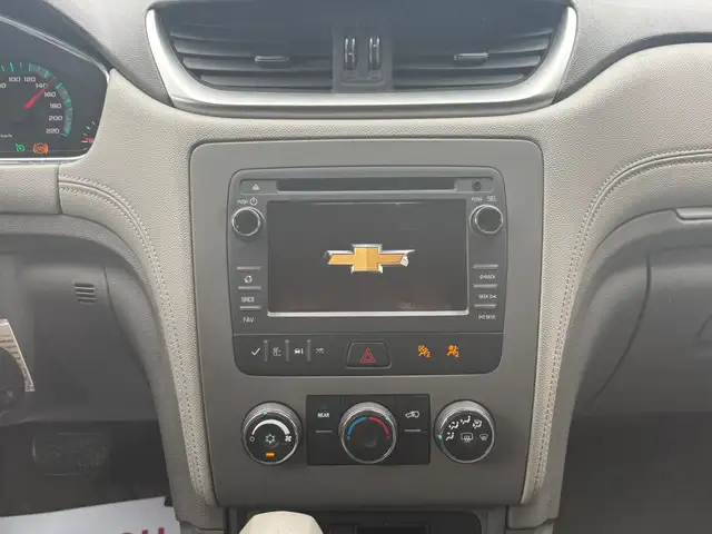 2017 CHEVROLET TRAVERSE LS - B/U CAM - ALLOYS - CRUISE CONTROL - Photo 10