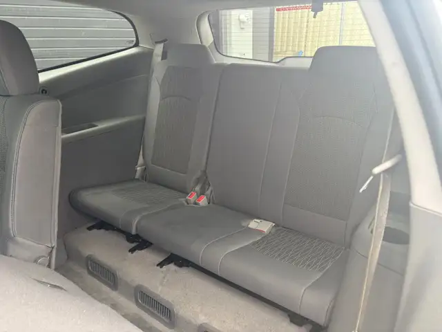 2017 CHEVROLET TRAVERSE LS - B/U CAM - ALLOYS - CRUISE CONTROL - Photo 16