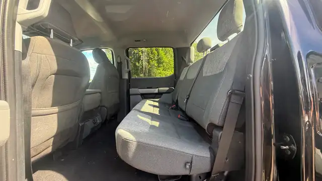 2023 Ford F250 Crew Cab DIESEL 4x4 - Photo 8