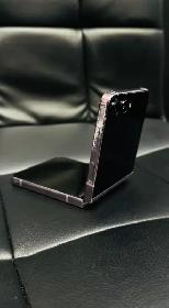 512 GB Samsung Galaxy Z Flip 4 Brand new Sealed on Sale - Photo 5