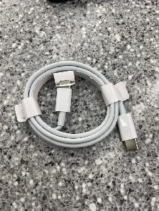 Apple iPhone 15 Pro Max - Photo 4