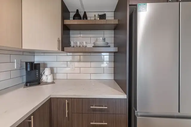 Executive 1-Bedroom suite! Incentives Available! - Photo 5