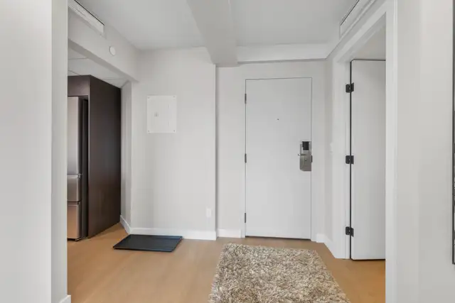 Executive 1-Bedroom suite! Incentives Available! - Photo 14