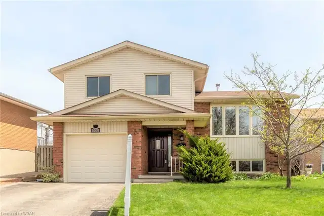 630 Pineridge Rd., Waterloo - 3 BEDROOM DETACHED HOUSE IN WATERL - Photo 2