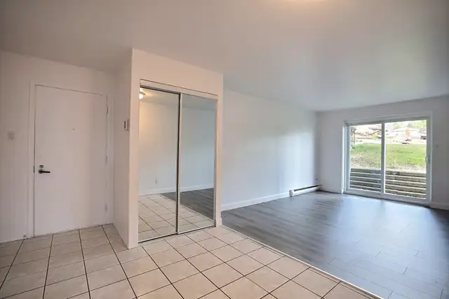 4 1/2 au 1125 rue de l'Oise REZ-DE-CHAUSSÉE pour le 1er JUILLET