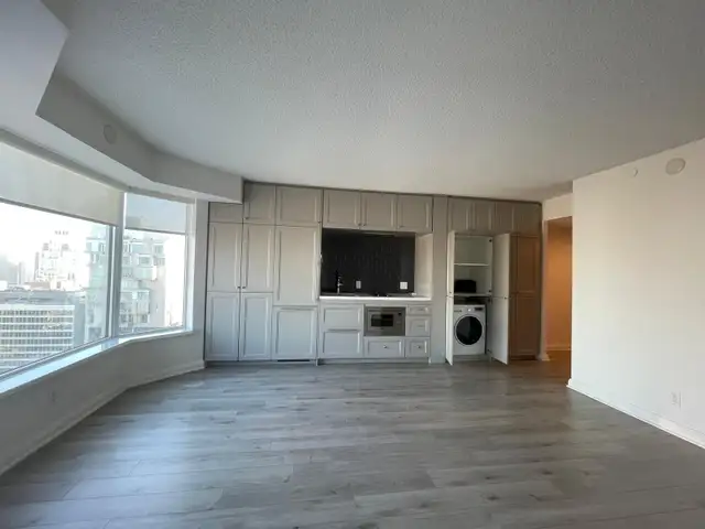YORKVILLE PLAZA: 1 Bedroom Den Condo For Rent Downtown Toronto - Photo 5