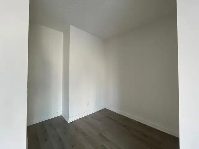 YORKVILLE PLAZA: 1 Bedroom Den Condo For Rent Downtown Toronto - Photo 7