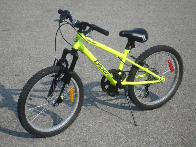 GREAT SHAPE OVERALL BOY'S 20' GLOW 7 SPEED WITH SUSPENSION! - Photo 2