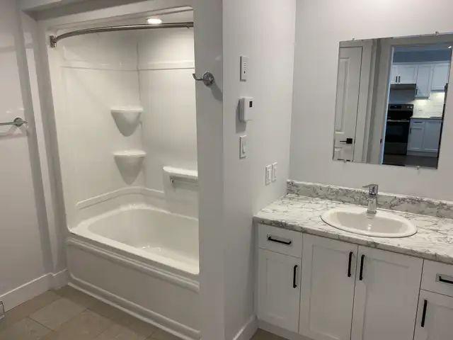 518-55 Forest Hill, TOP FLOOR 1Bed/1Bath, Available Aug. 1 - Photo 6