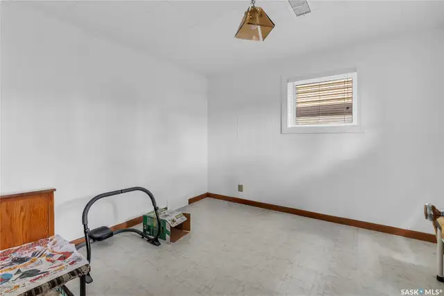 2 Bedroom 1 bathroom House in Queen Elizabeth - Photo 9