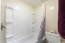 2 Bedroom 1 bathroom House in Queen Elizabeth - Photo 14