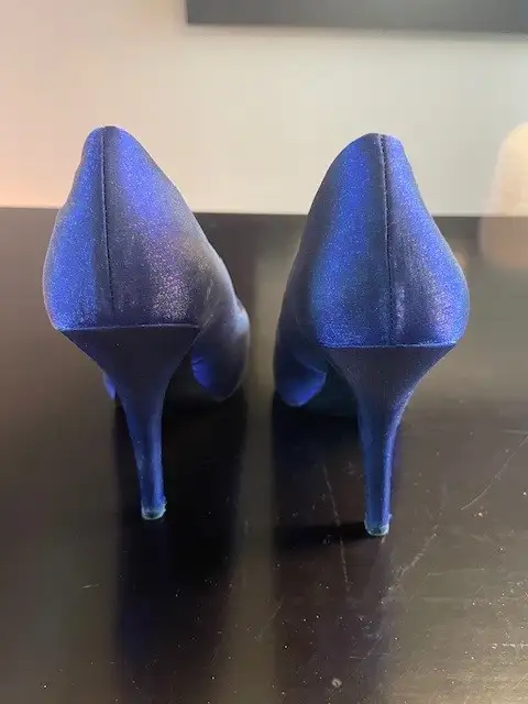 Gorgeous GUESS Stilleto pumps size 8 - Photo 3