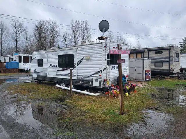 25ft Puma Travel Trailer - Photo 3