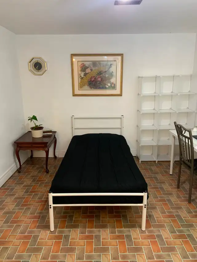 Huge Room for rent - Photo 3