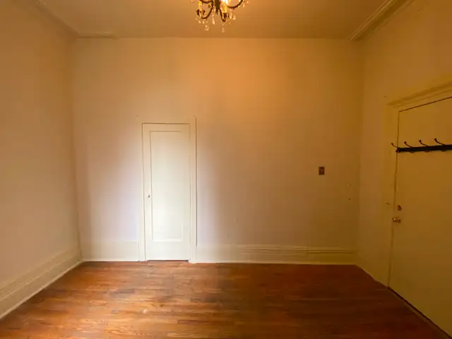 Large Renovated Room for rent near Kensington Market - Photo 2
