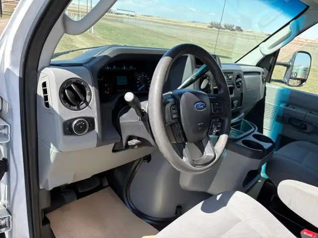 2024 Ford E-S450 16' LOADED W/RAMP CAN LEASE $AVE $1,000's - Photo 3