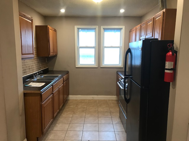 Renovate 2 Bedrooms apartment for rent in little Italy, Windsor - Photo 6