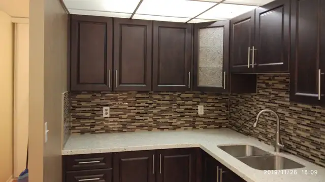 For Rent 2 Bedrooms & Solarium near GO station - Photo 8